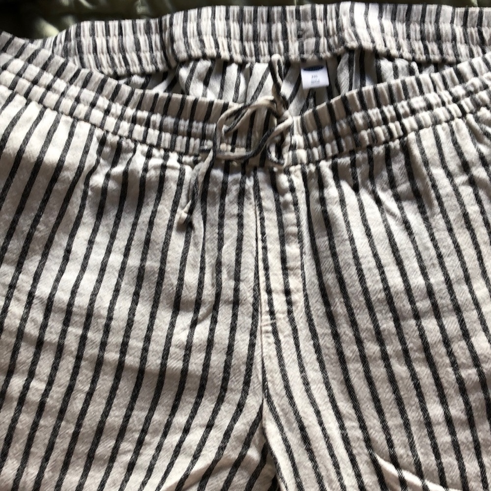 XXL linen white and black capris